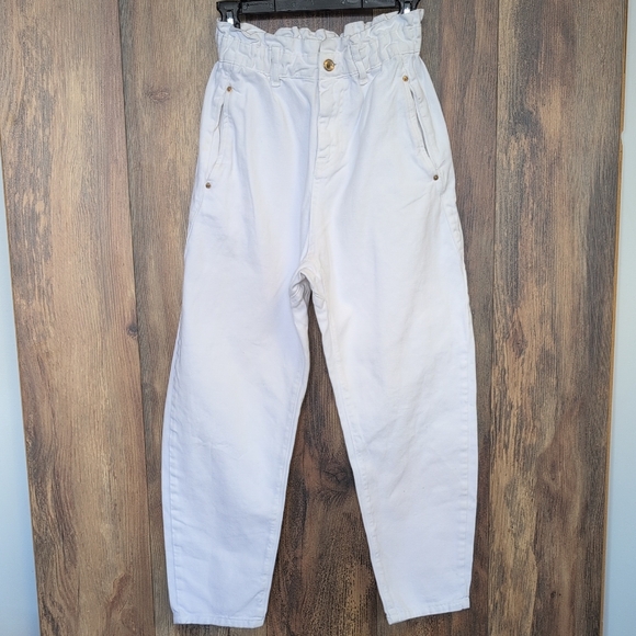 Zara White Stretch Waist High Waisted Jeans 4                               M470 - Picture 1 of 6